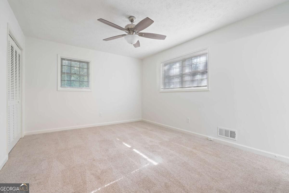 920 Kings Court Property Photo 28