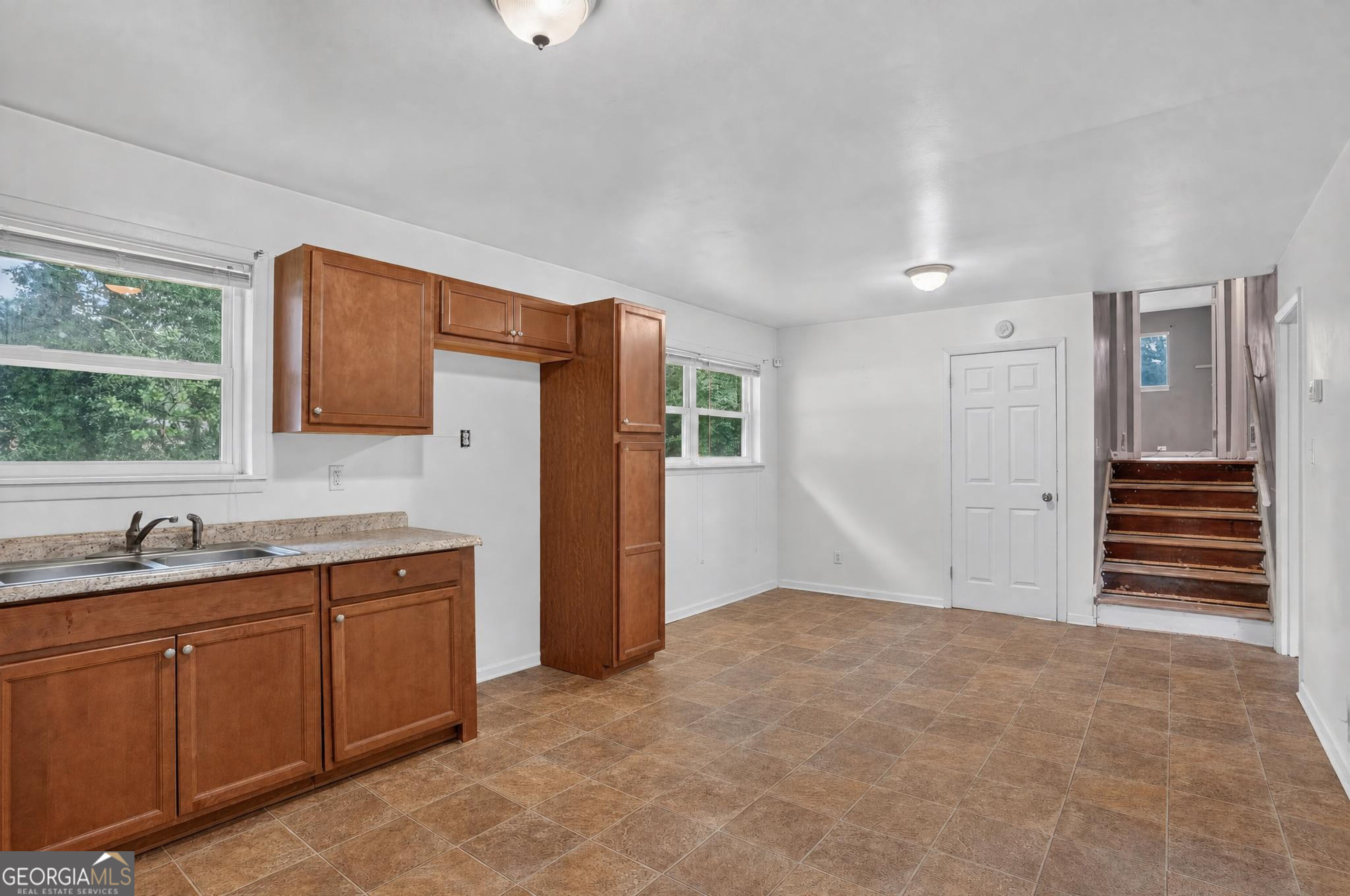 786 S Nottingham Road Property Photo 4