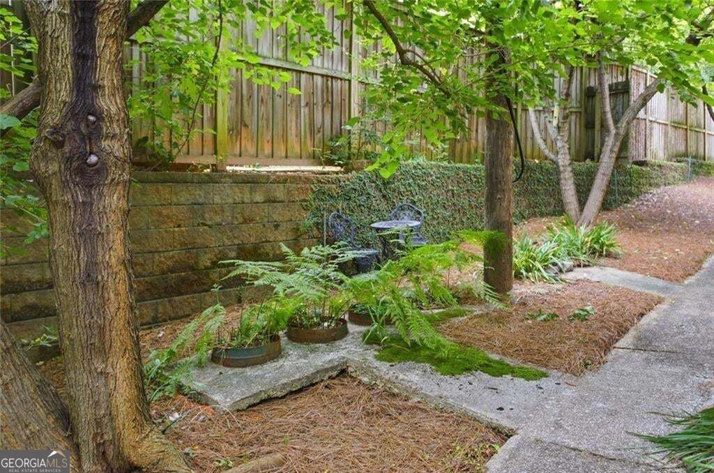 869 Briarcliff Road Ne # 18 Property Photo 15
