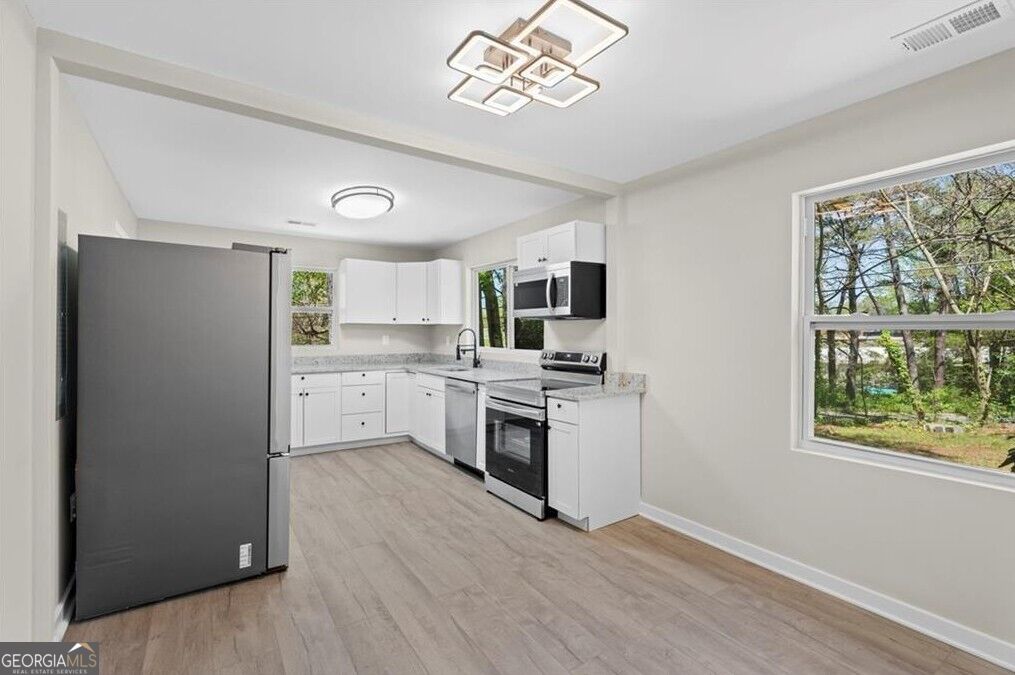 131 Watson Street Property Photo 4