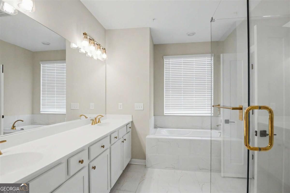 495 Ashbury Drive Property Photo 12