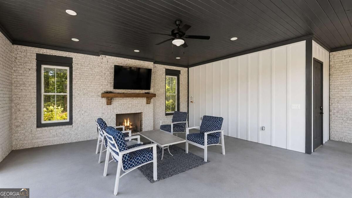495 Ashbury Drive Property Photo 20