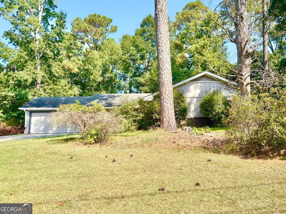 1398 Fairfield Drive Sw Property Photo 3
