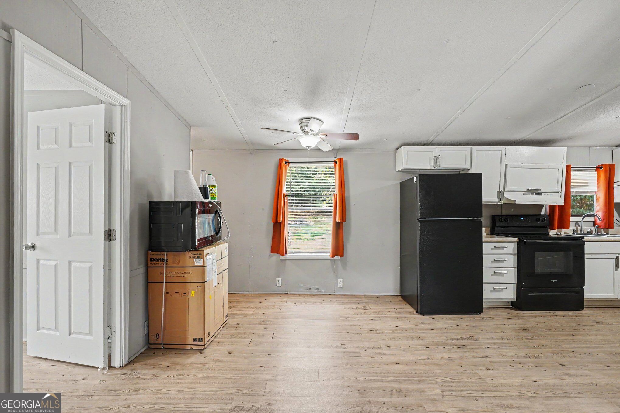 915 Steele Drive Property Photo 12