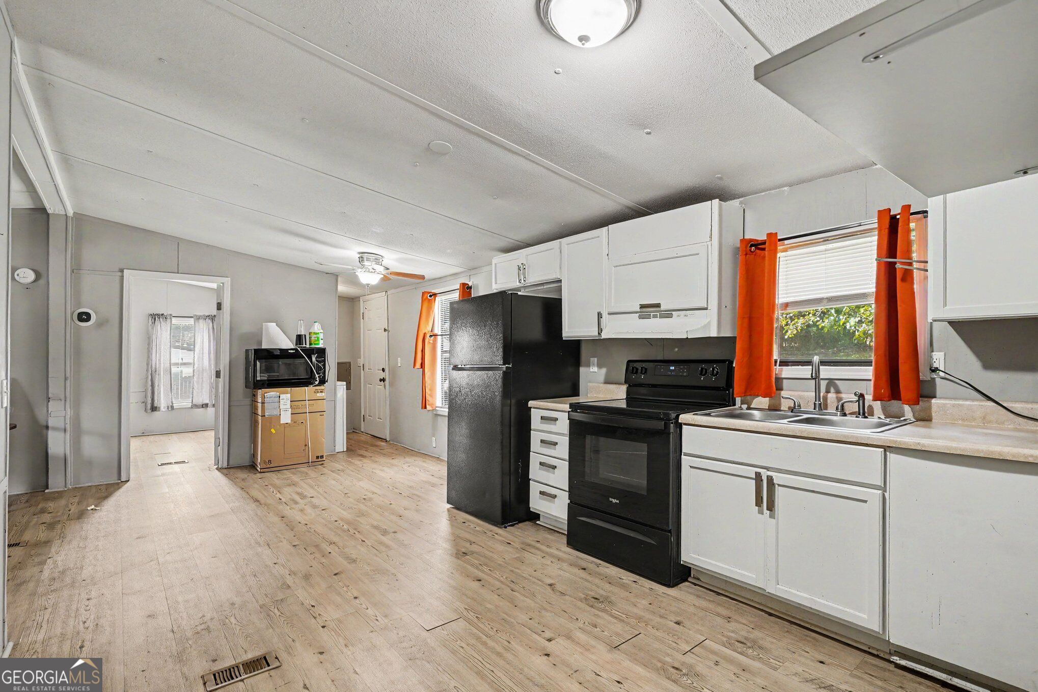 915 Steele Drive Property Photo 13