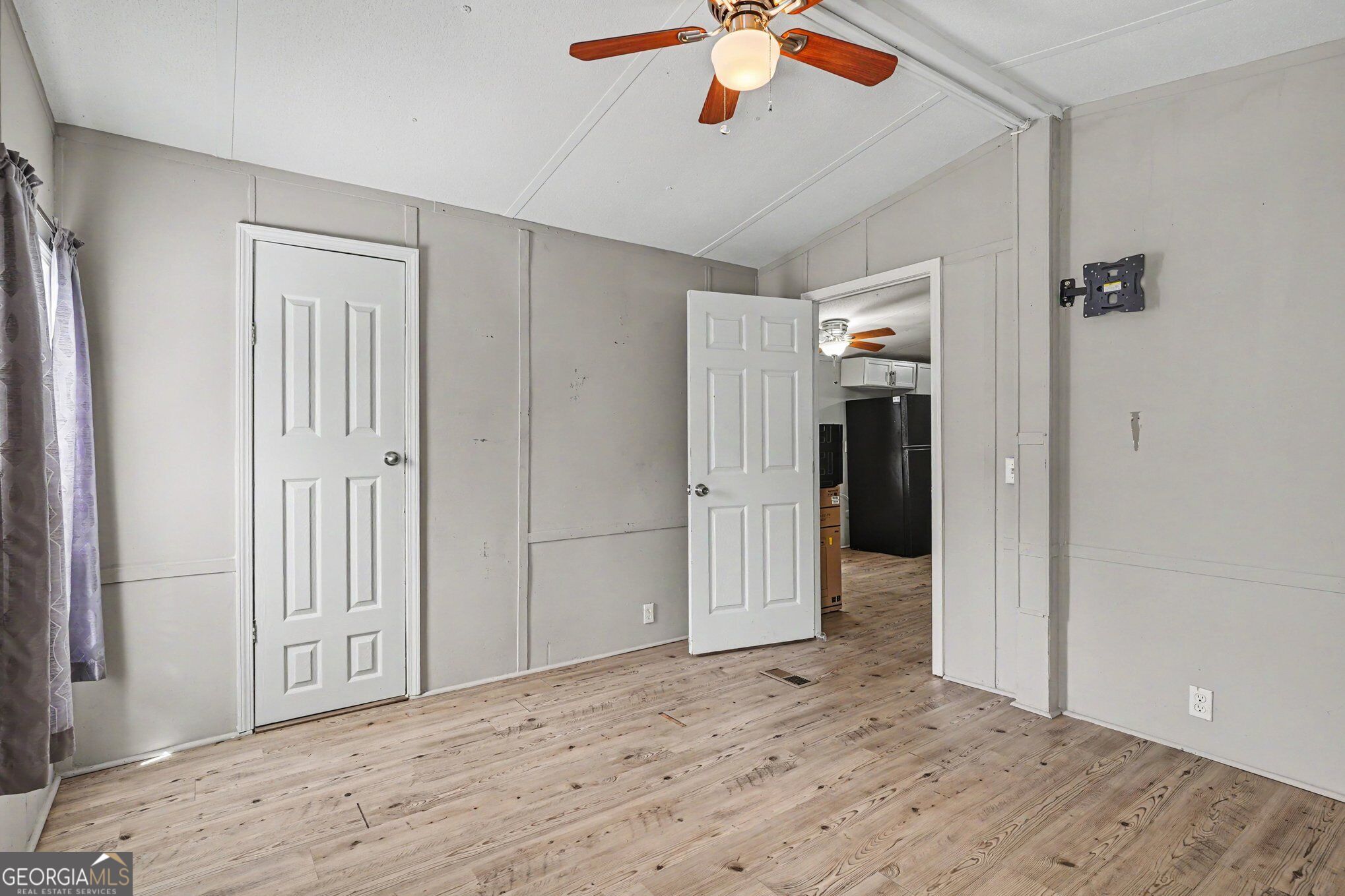 915 Steele Drive Property Photo 14