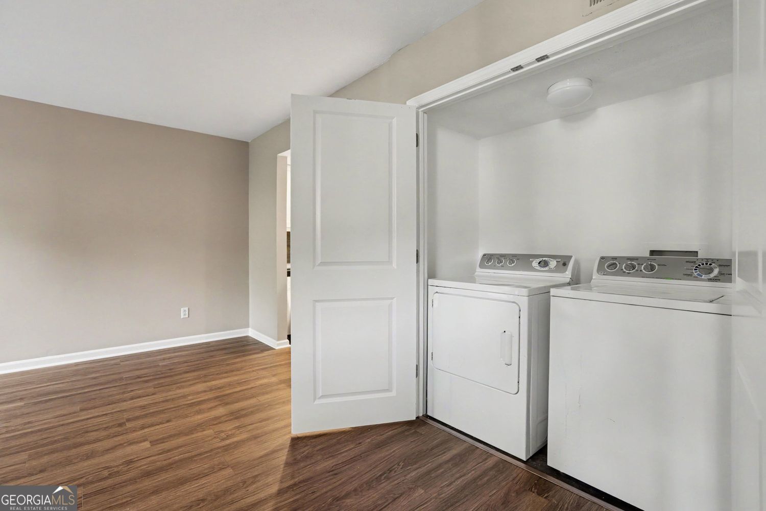 2752 Meadow Mere E Property Photo 22