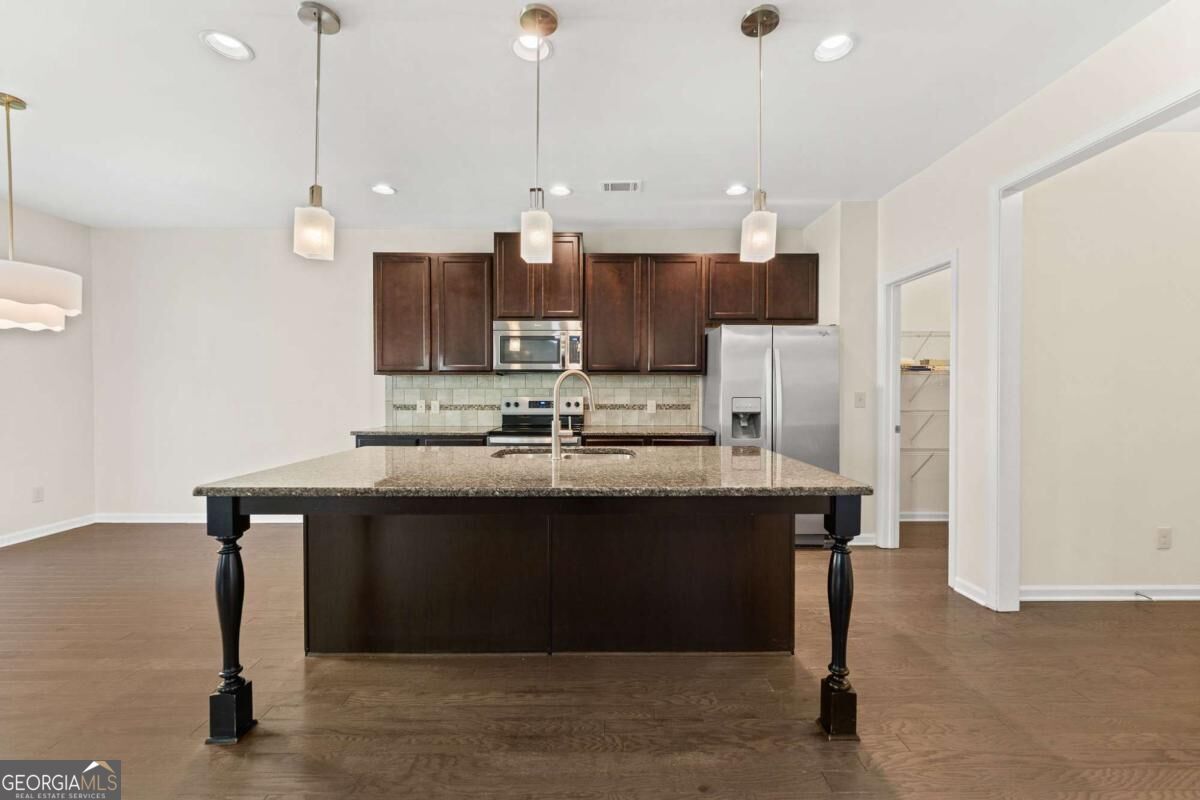 7491 Silk Tree Pointe Property Photo 13