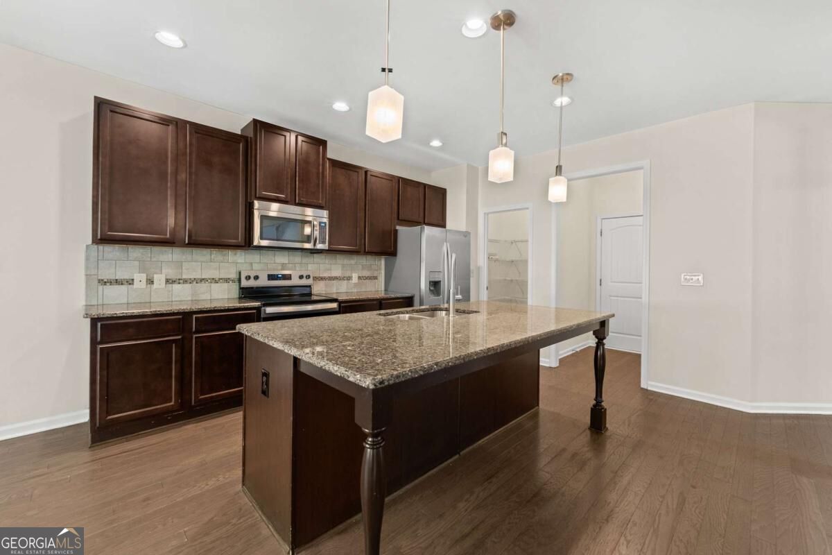7491 Silk Tree Pointe Property Photo 15