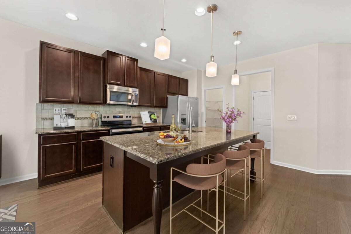 7491 Silk Tree Pointe Property Photo 16