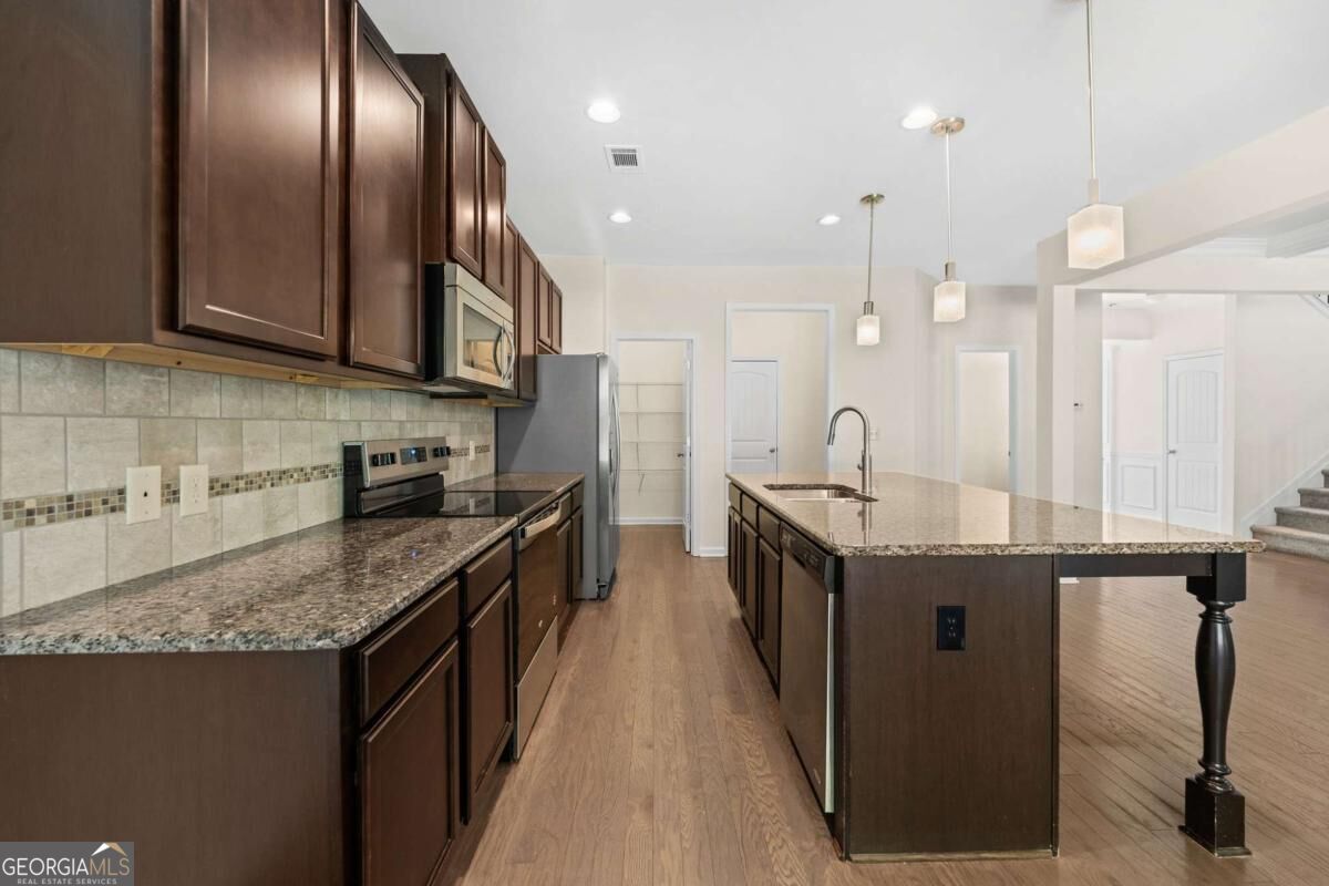 7491 Silk Tree Pointe Property Photo 17