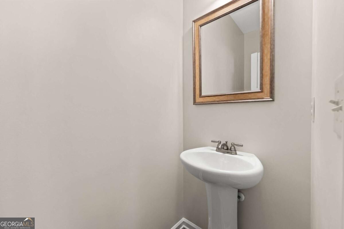 7491 Silk Tree Pointe Property Photo 23