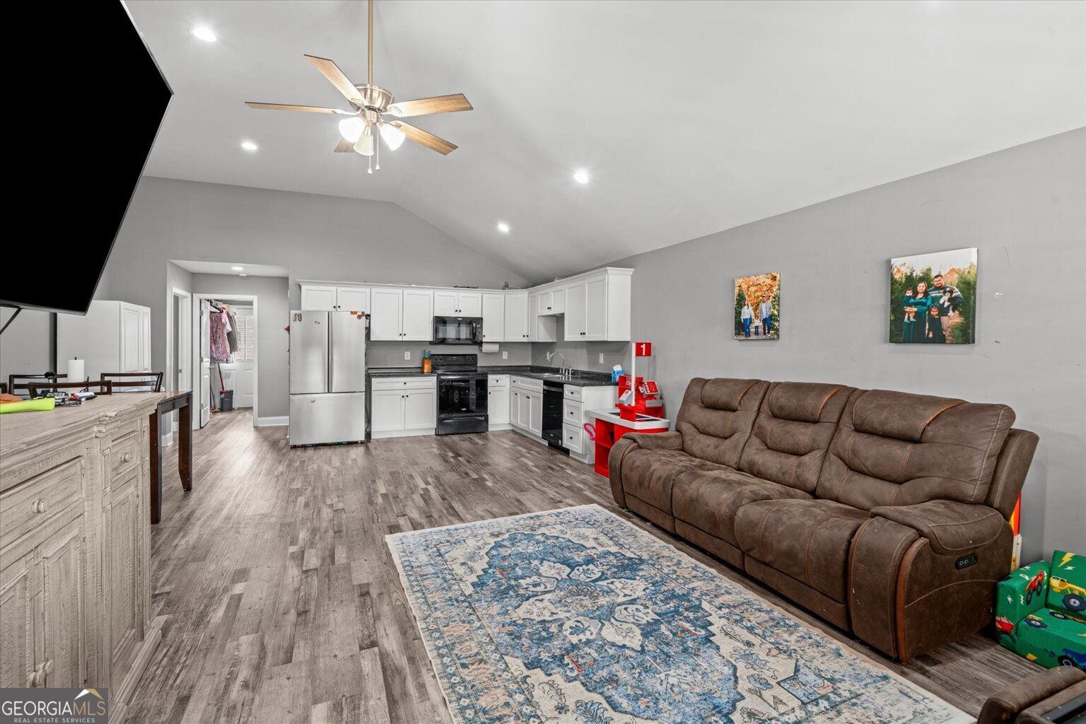 3084 Striplin Trail Property Photo 5