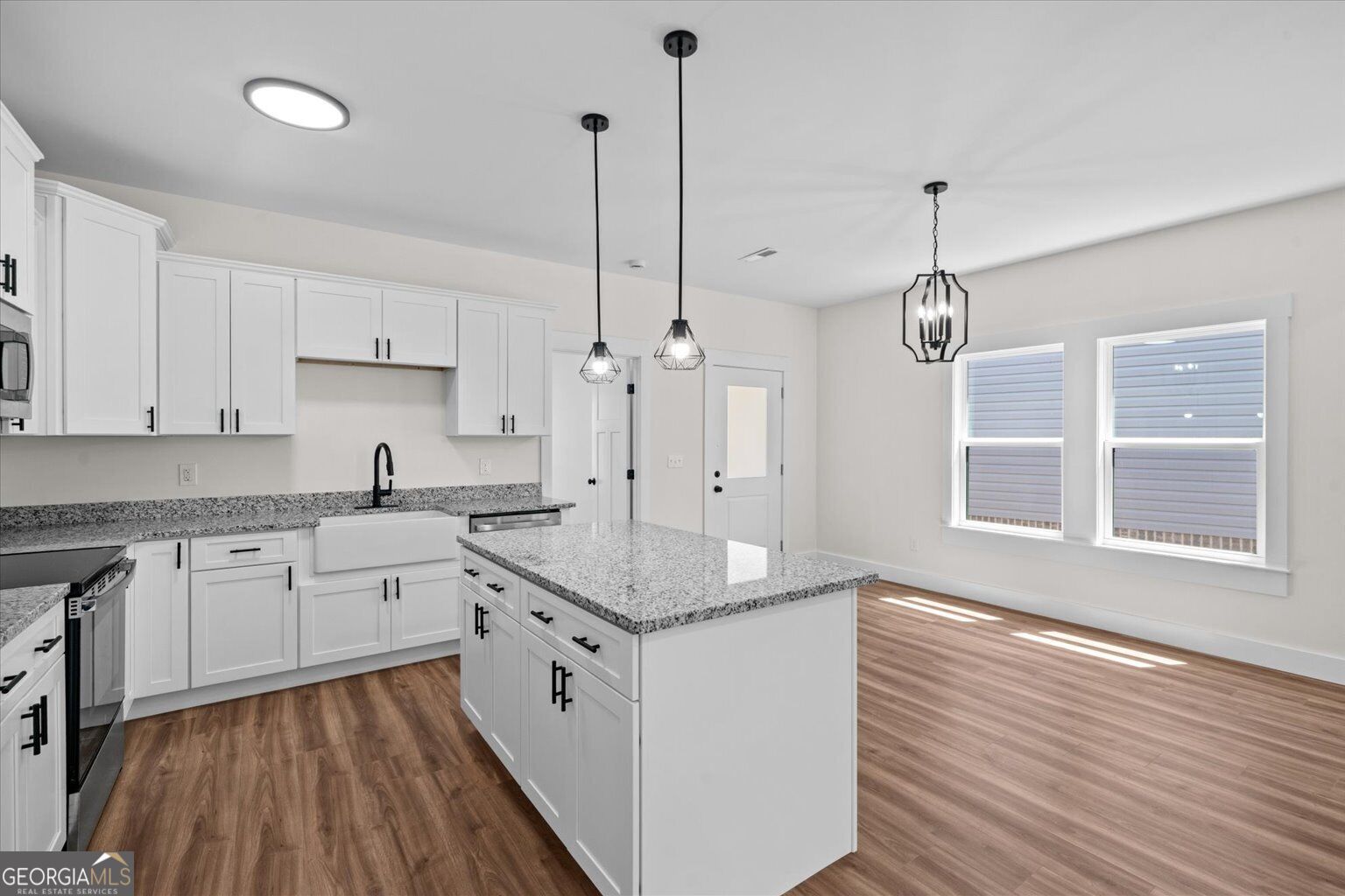 144 Washington Street Property Photo 4