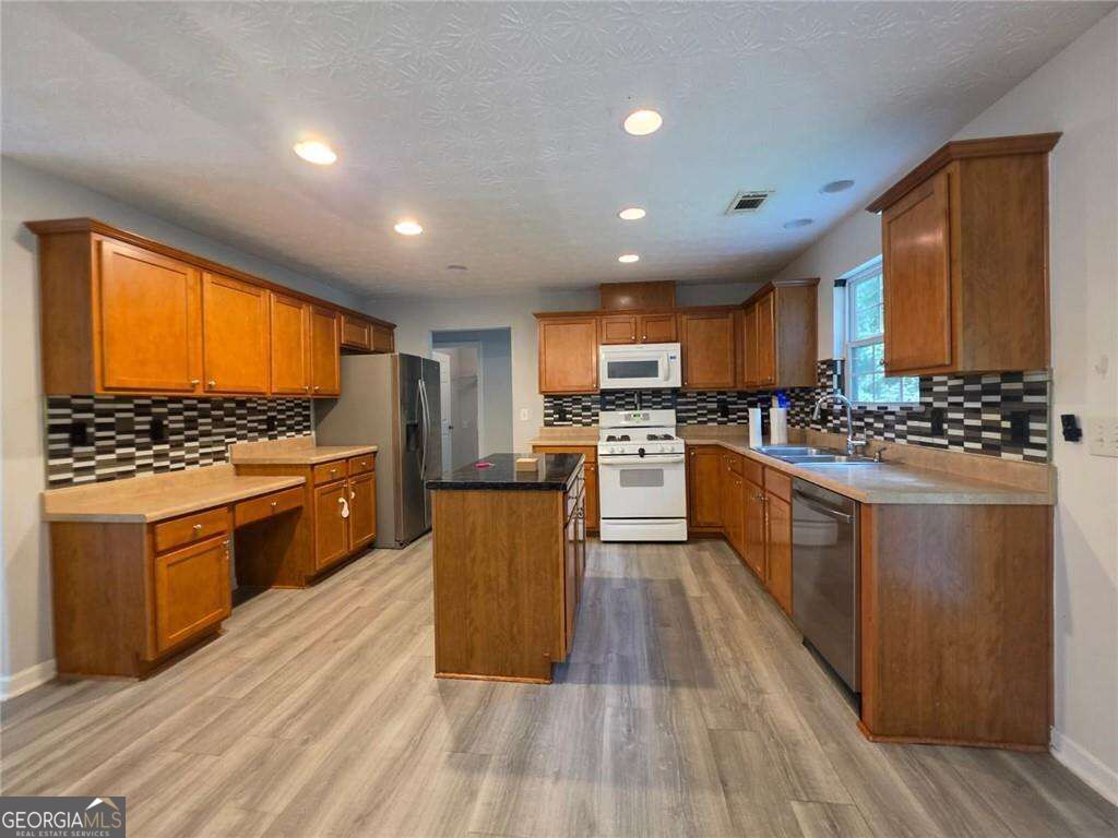 3983 Roxberry Hill Lane Property Photo 9