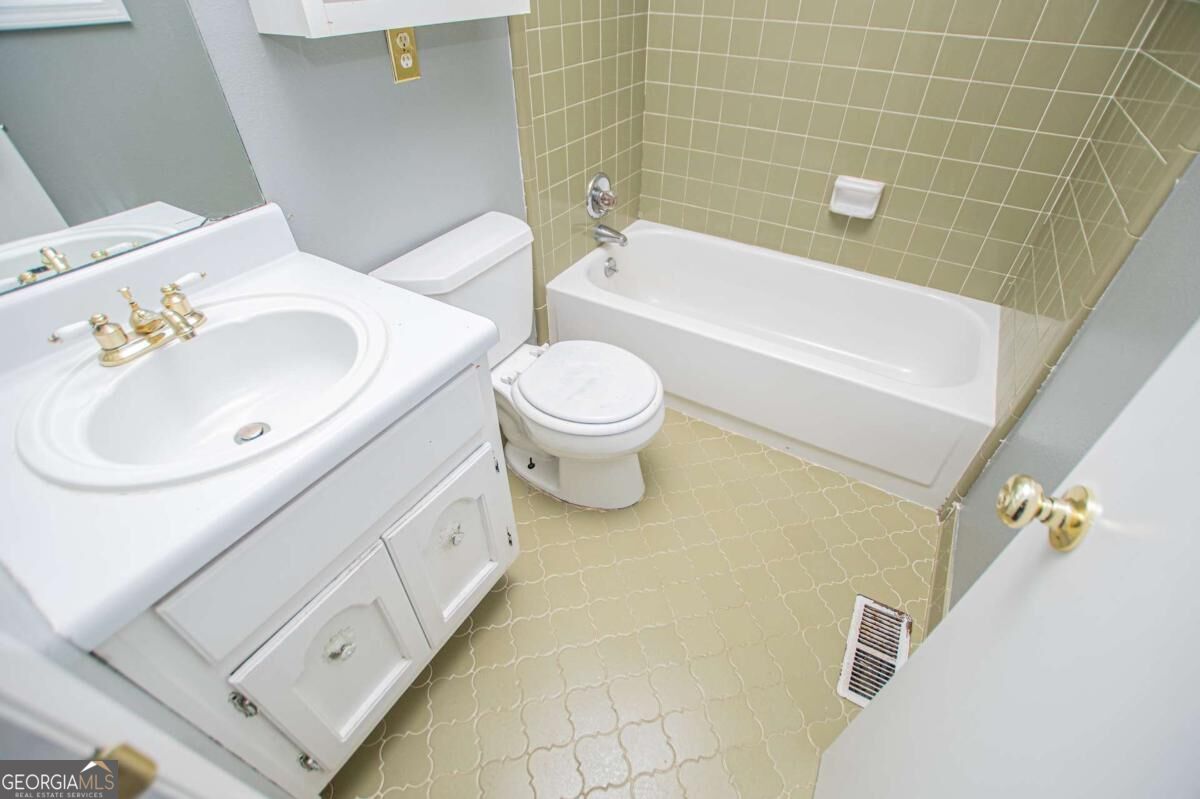 74 Adams Street Property Photo 23