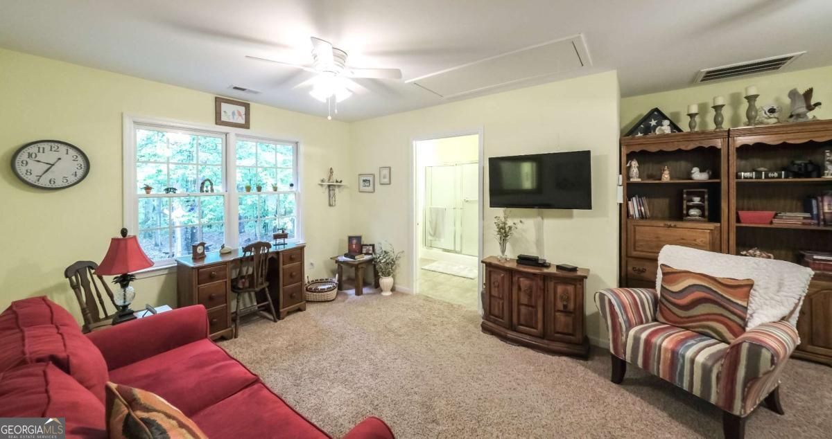 712 Honeysuckle Lane Property Photo 26