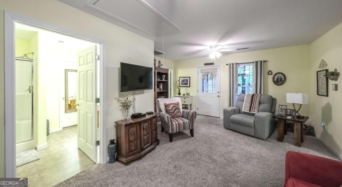 712 Honeysuckle Lane Property Photo 27