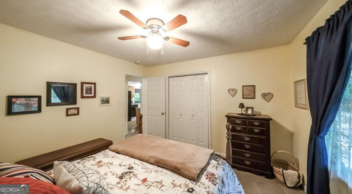 712 Honeysuckle Lane Property Photo 28