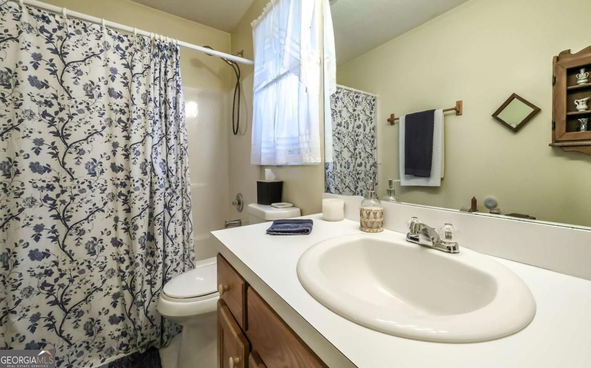 712 Honeysuckle Lane Property Photo 36