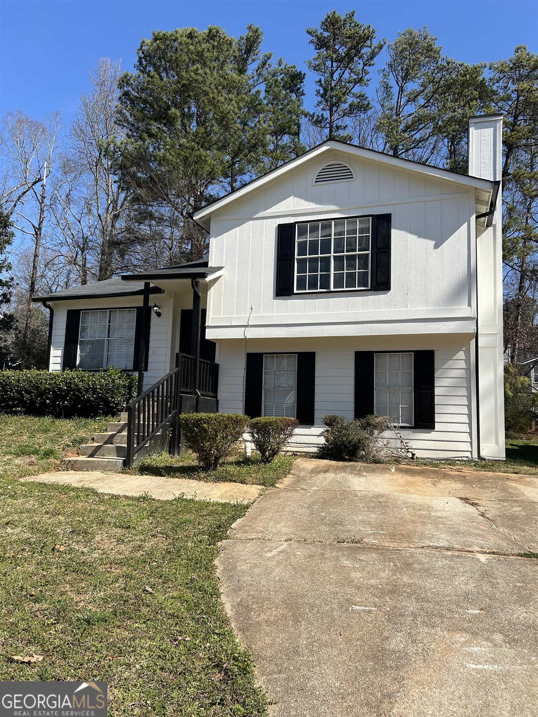 5588 Fairington Place Property Photo 1