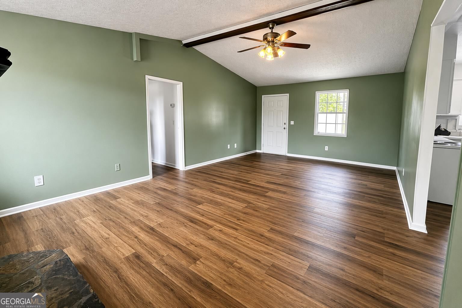 1529 S Davis Road Property Photo 3