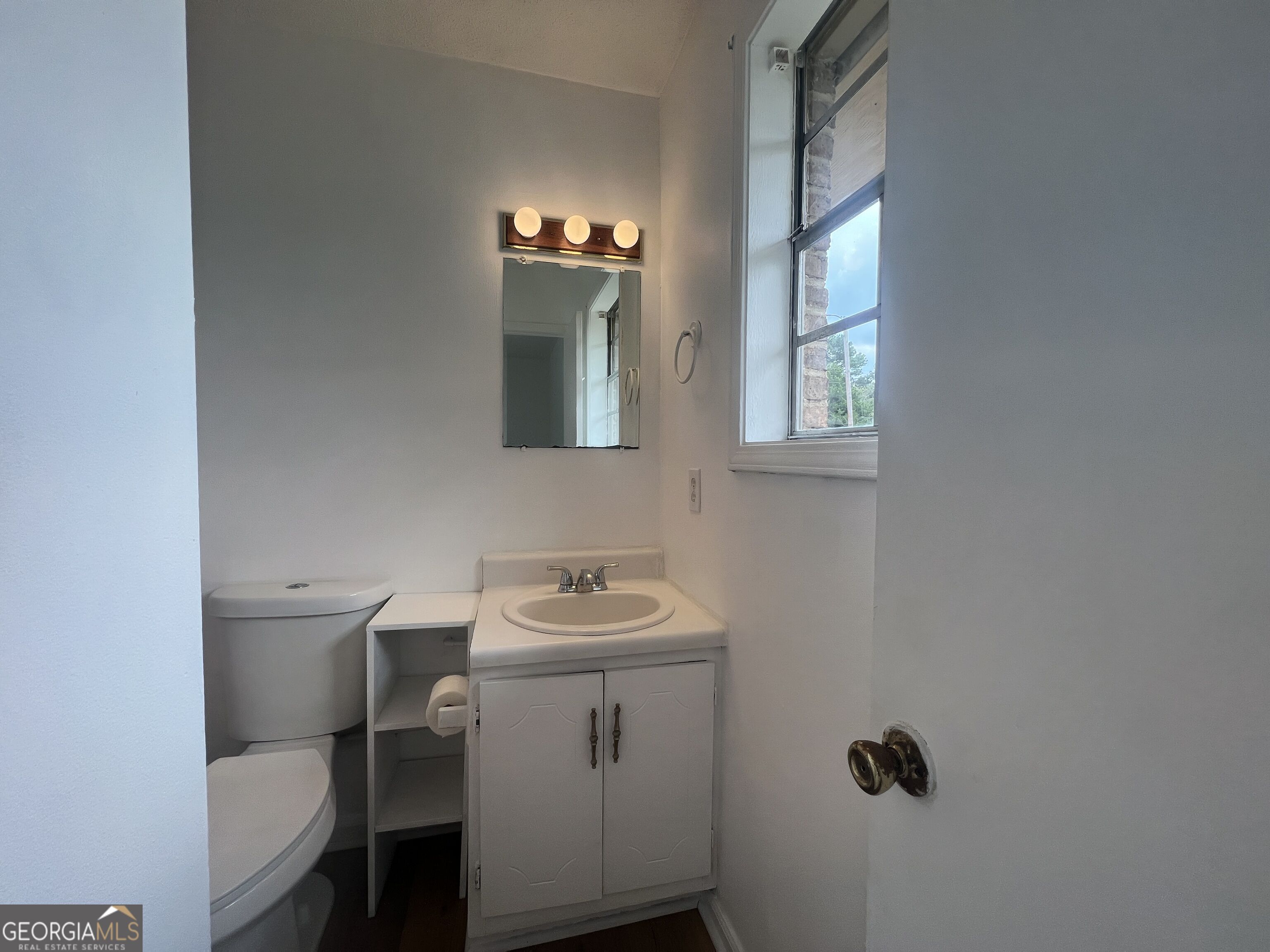 1529 S Davis Road Property Photo 12