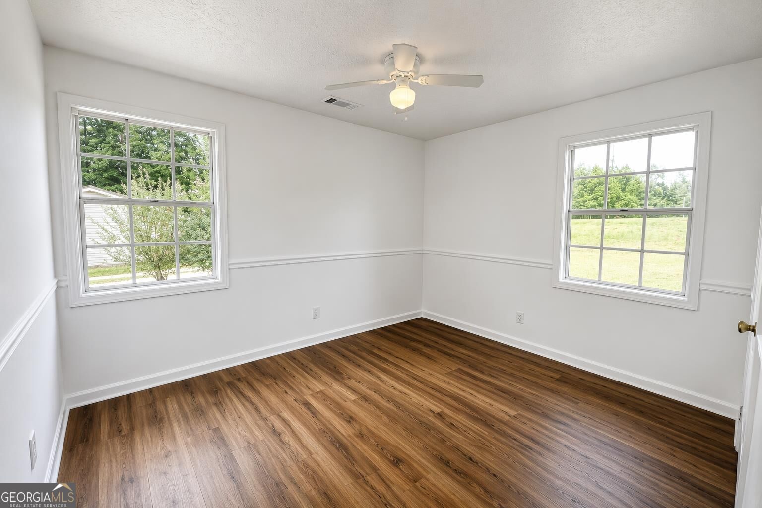 1529 S Davis Road Property Photo 13