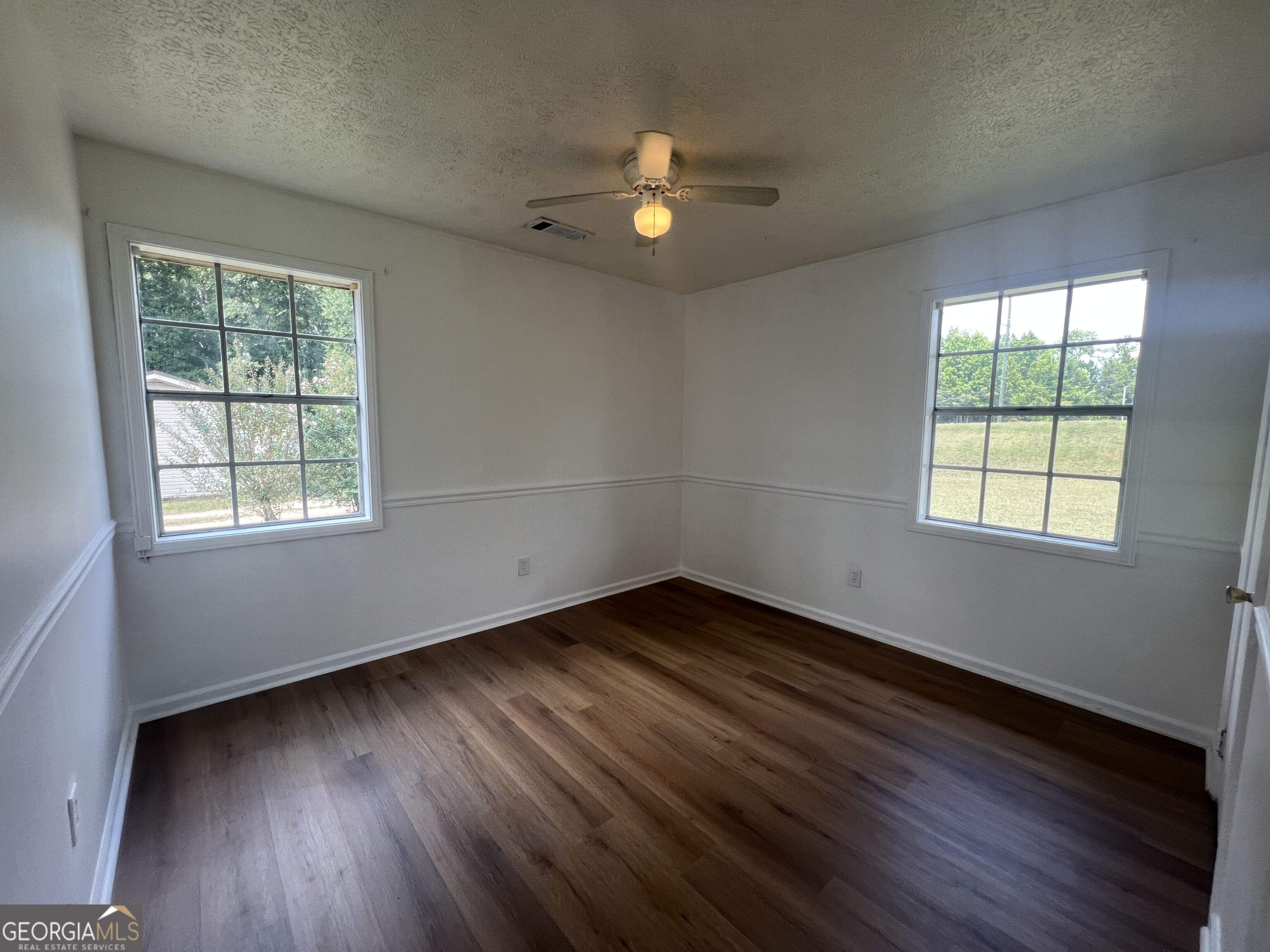 1529 S Davis Road Property Photo 15