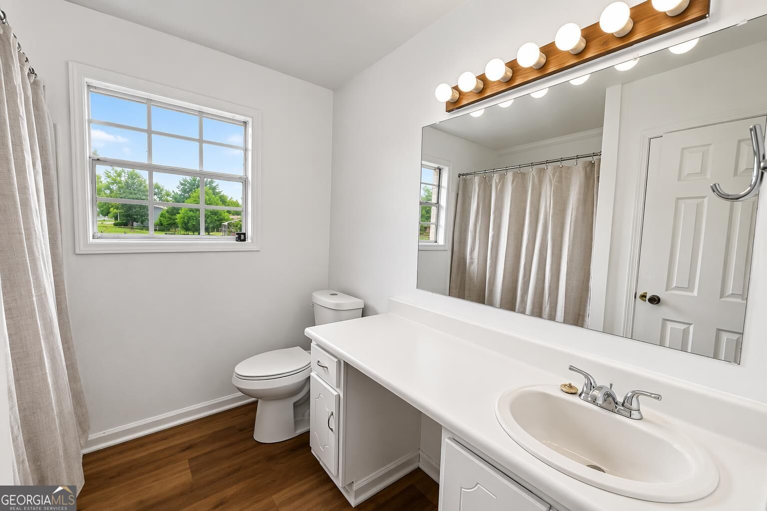 1529 S Davis Road Property Photo 18