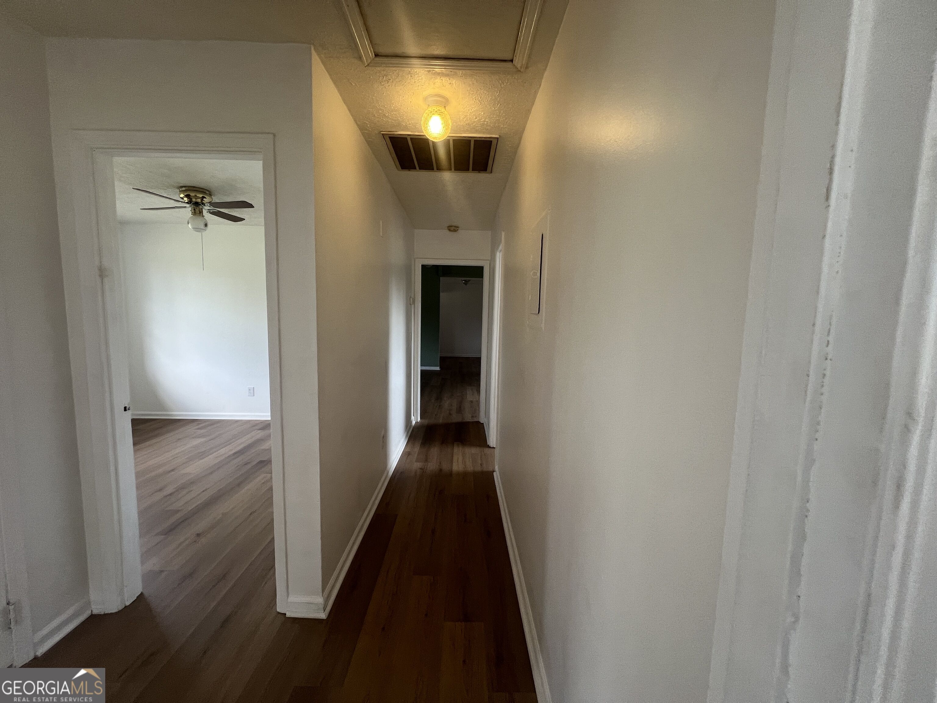 1529 S Davis Road Property Photo 19