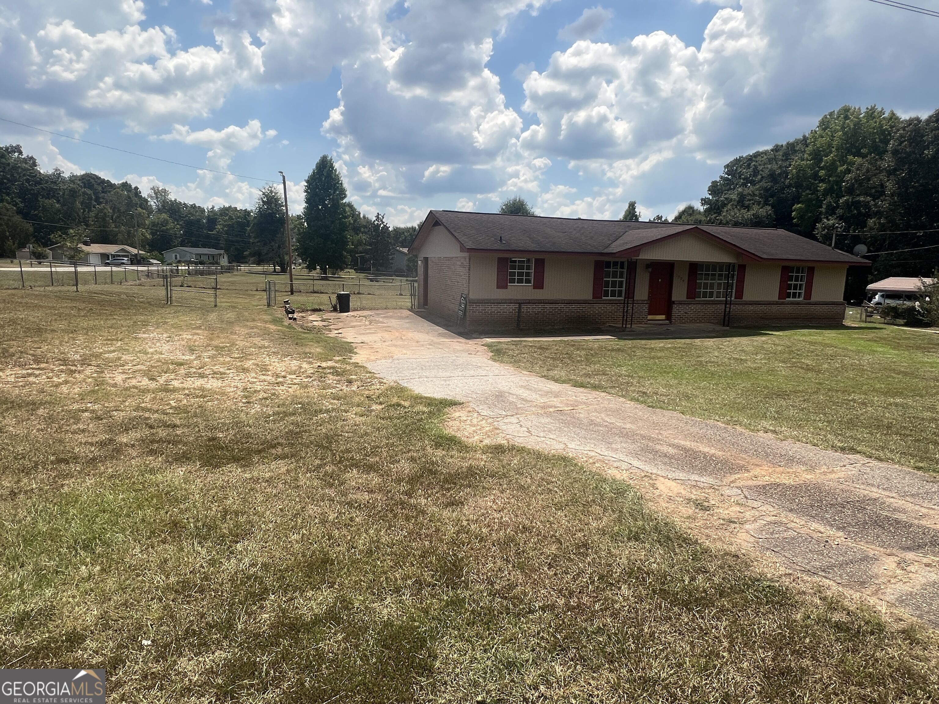 1529 S Davis Road Property Photo 24
