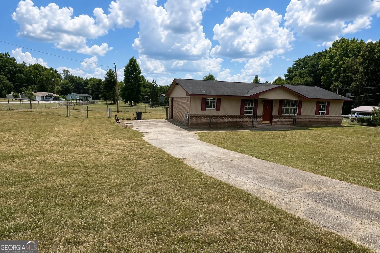 1529 S Davis Road Property Photo 24