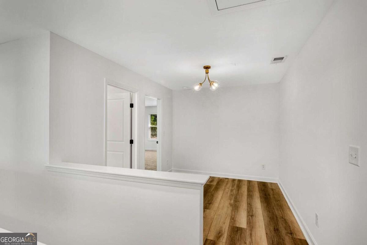 1251 Willamette Way Property Photo 15