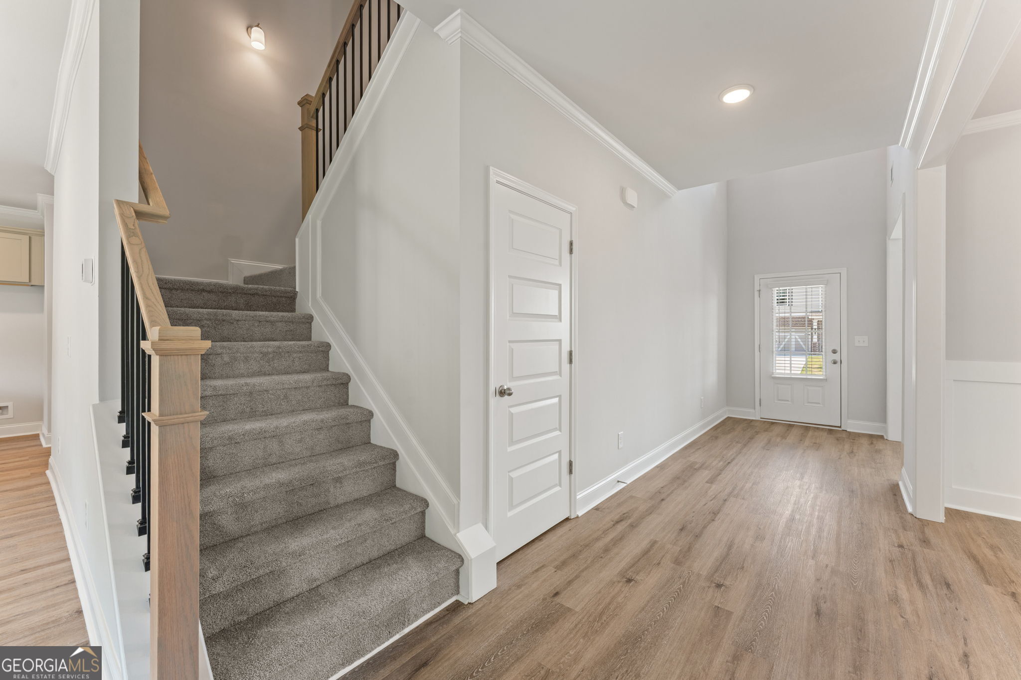 7376 Rocklin Lane Property Photo 3