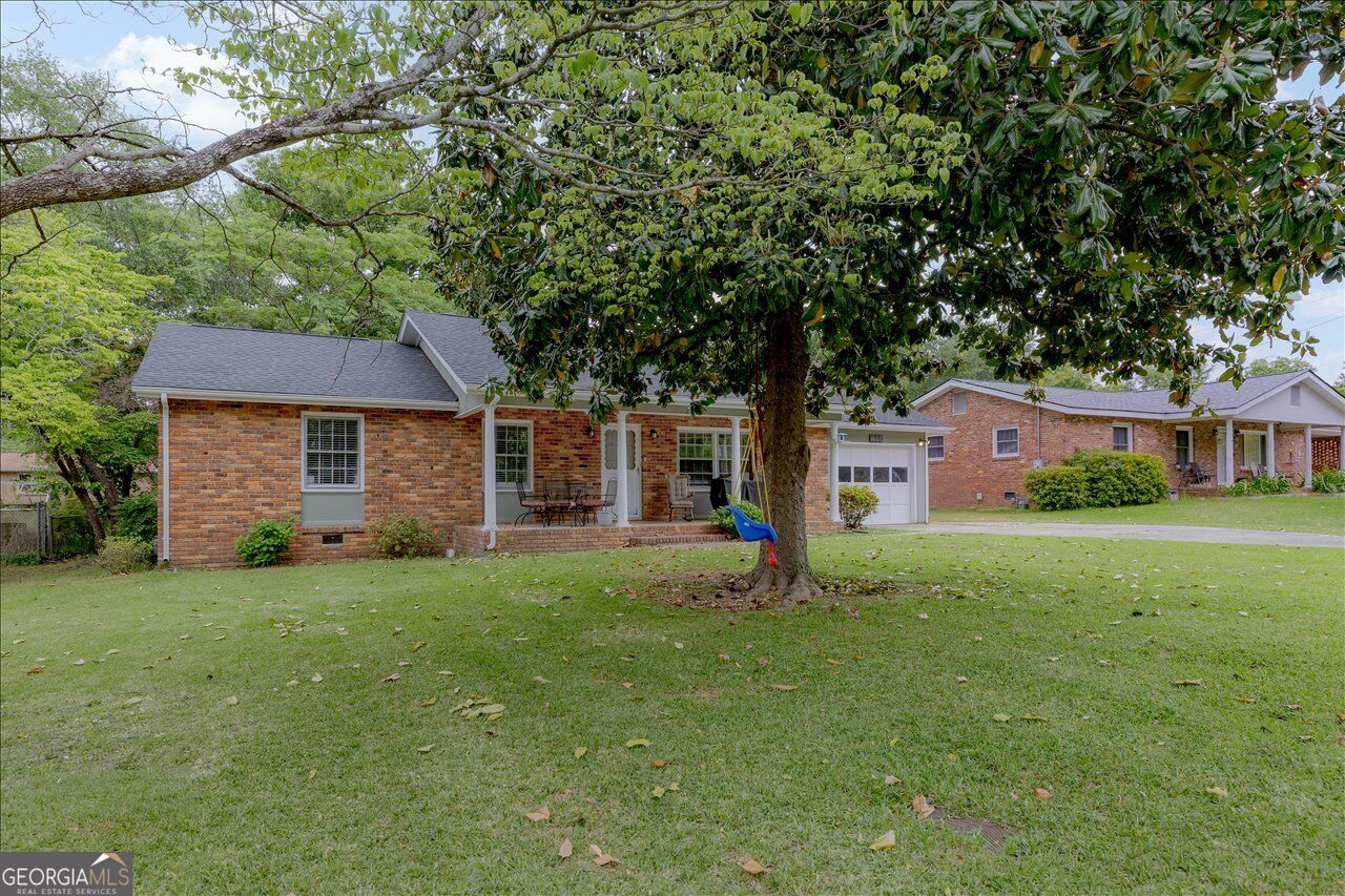 411 Arrowhead Trail Property Photo 2