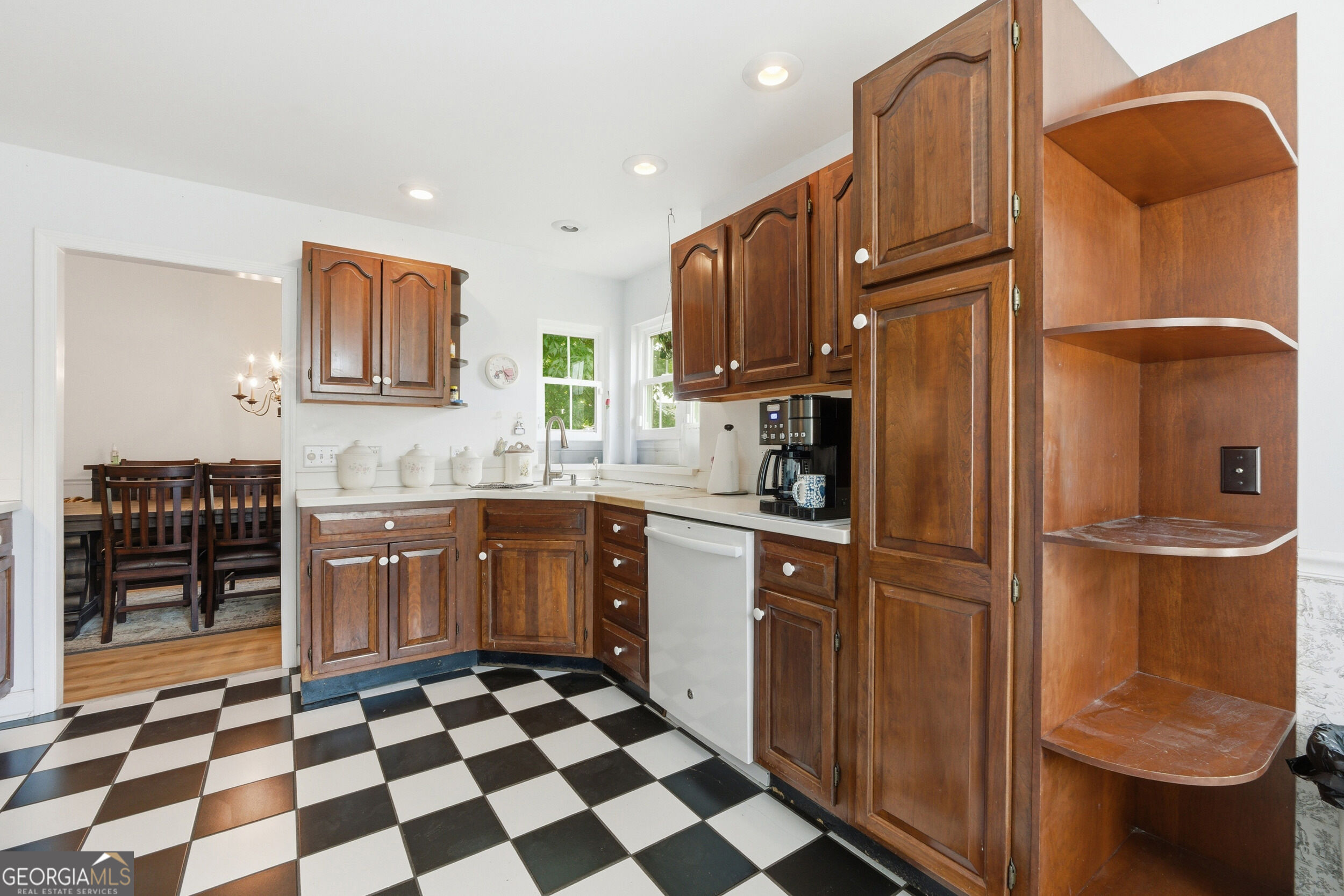 2418 Charleston Square Property Photo 7