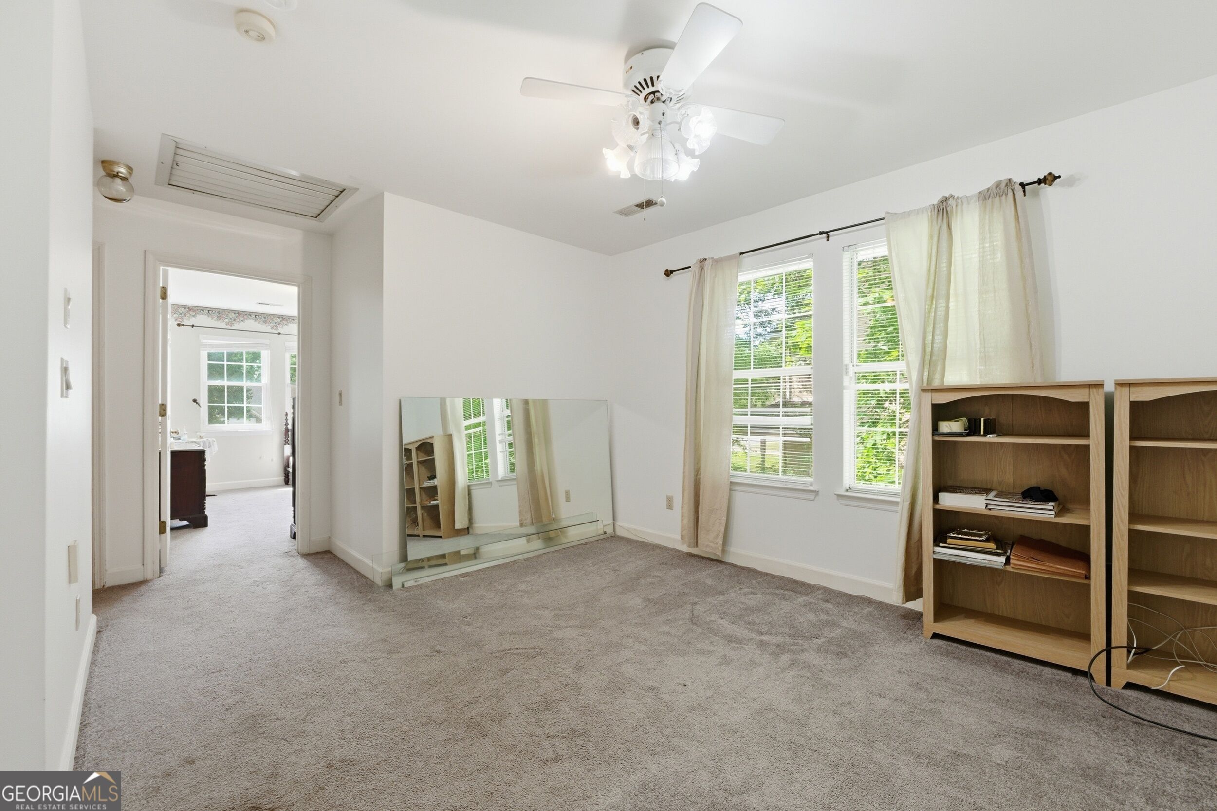 2418 Charleston Square Property Photo 15