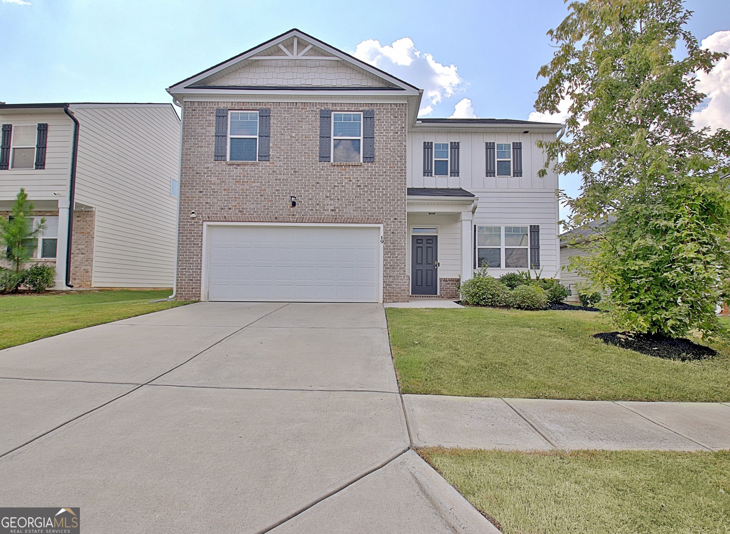 19 White Spruce Way Property Photo 1