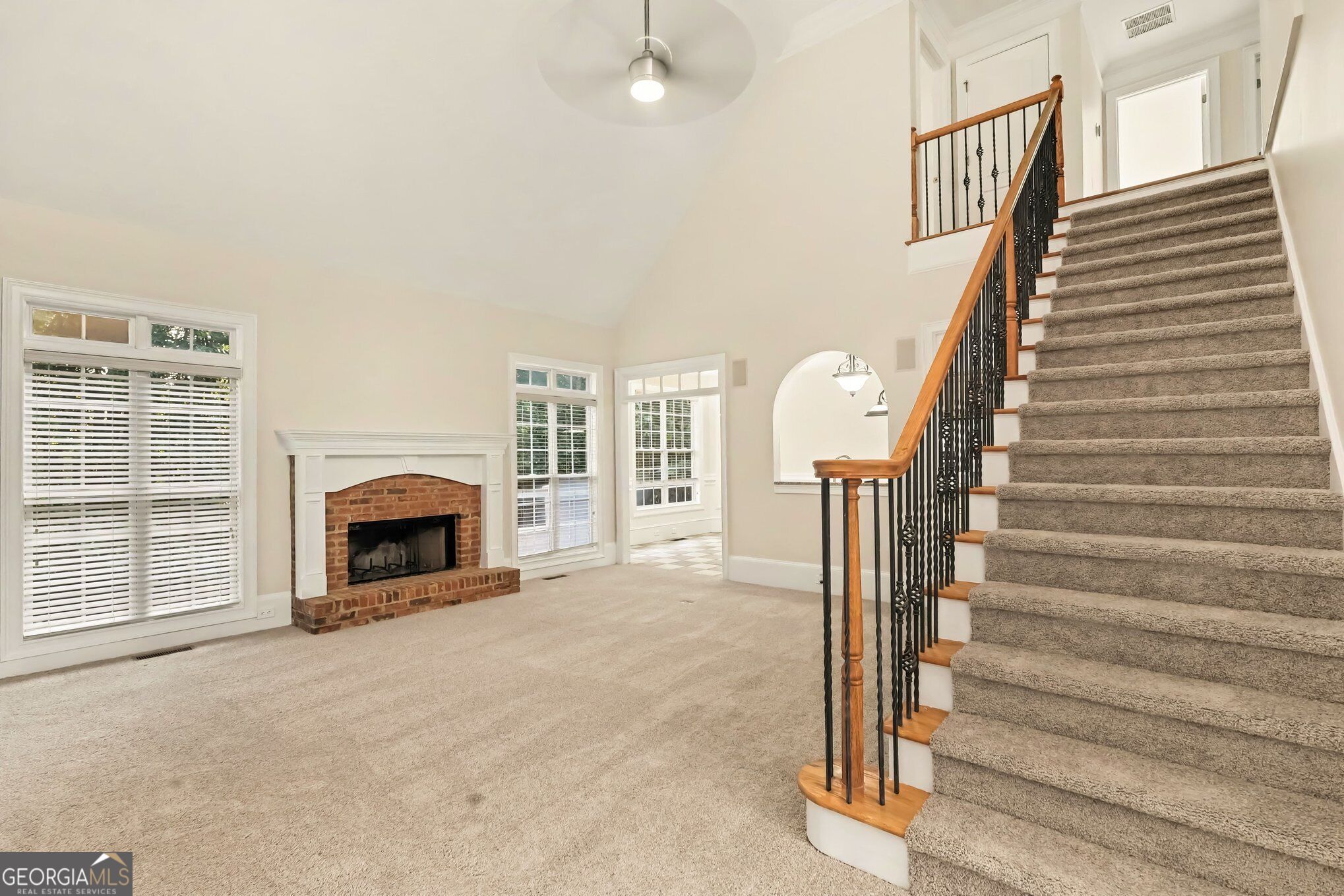 313 Fallstone Path Property Photo 5