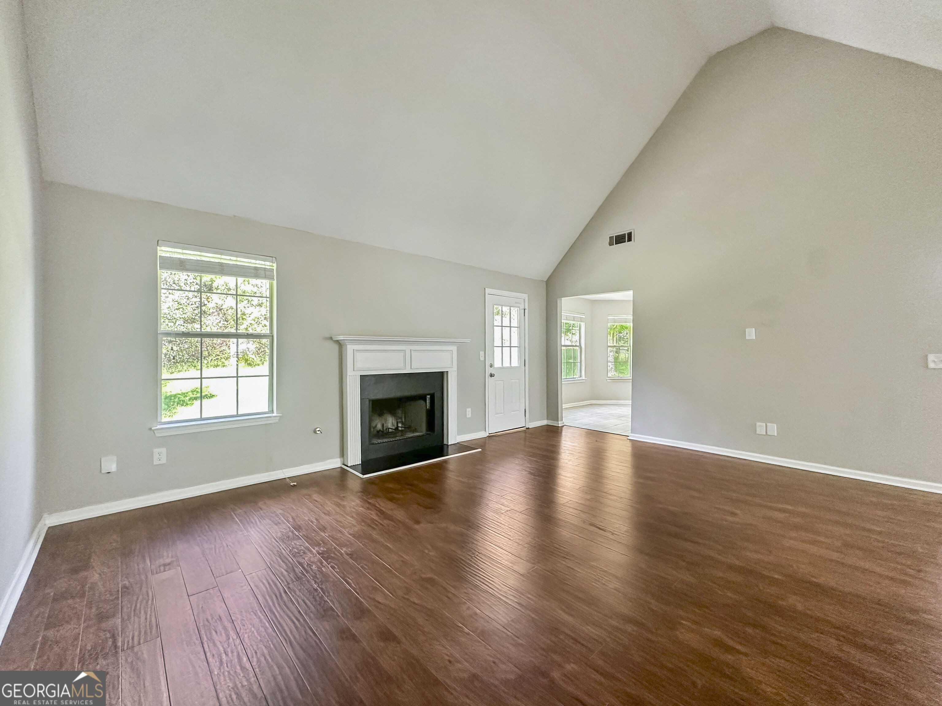 1017 Maris Lane Property Photo 3