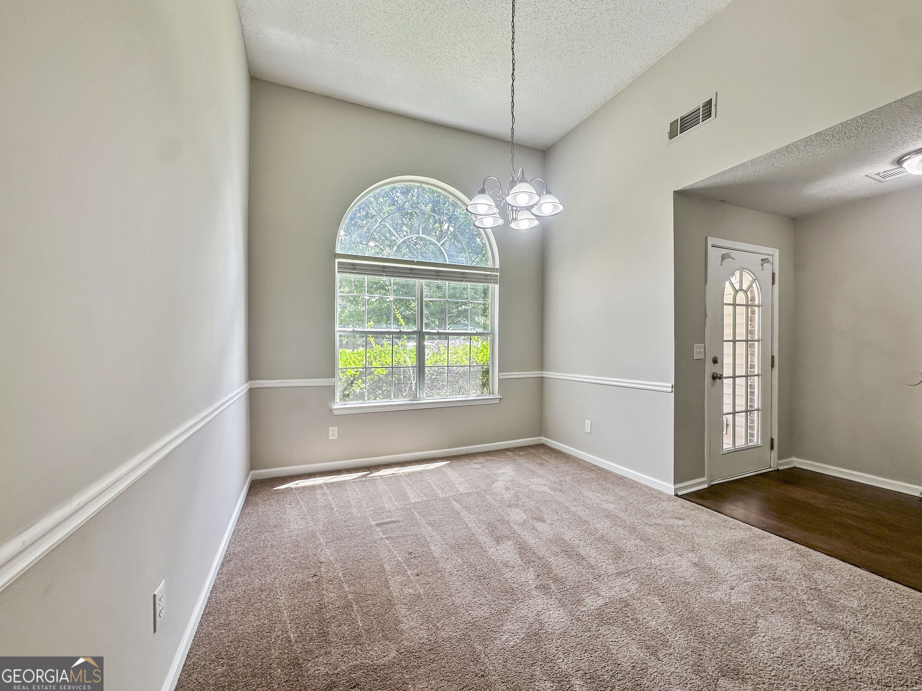 1017 Maris Lane Property Photo 5