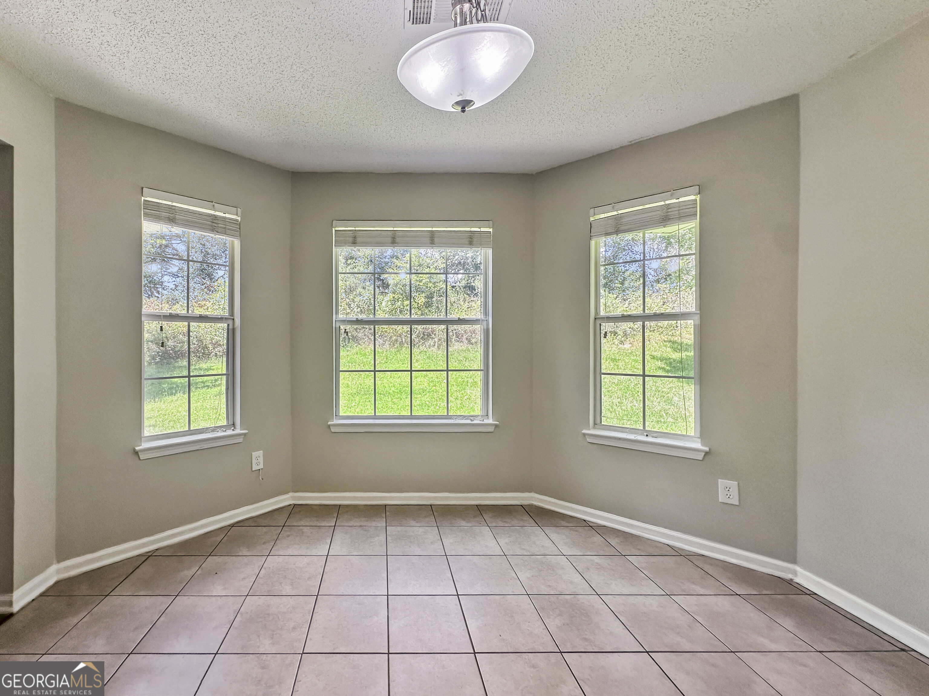 1017 Maris Lane Property Photo 6