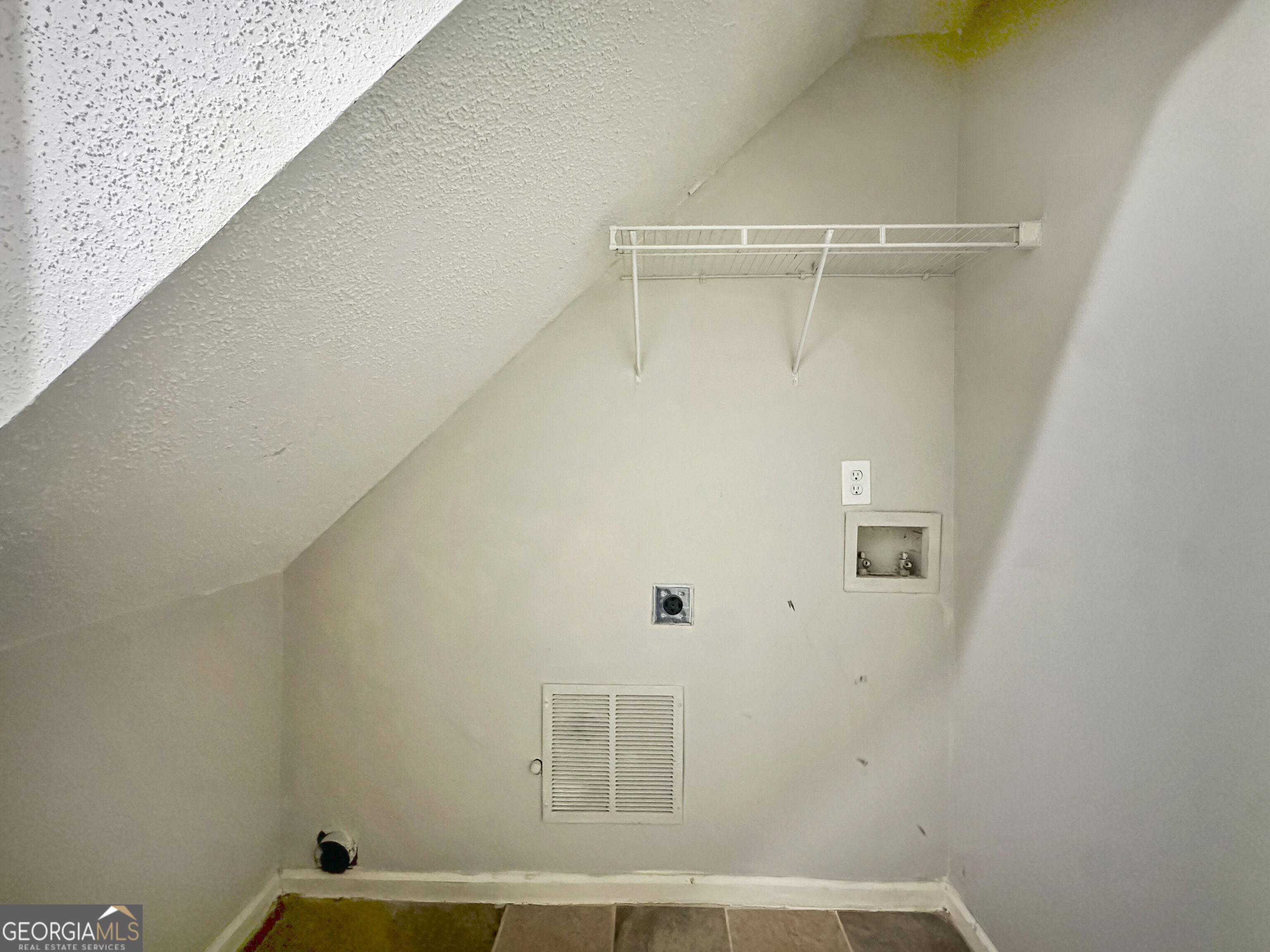 1017 Maris Lane Property Photo 10