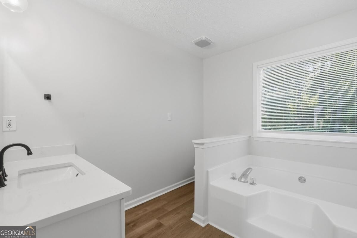 1003 Queensbury Run Property Photo 20