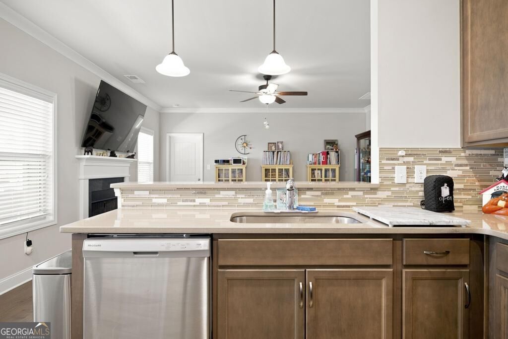 101 Lynn Wright Drive Property Photo 16