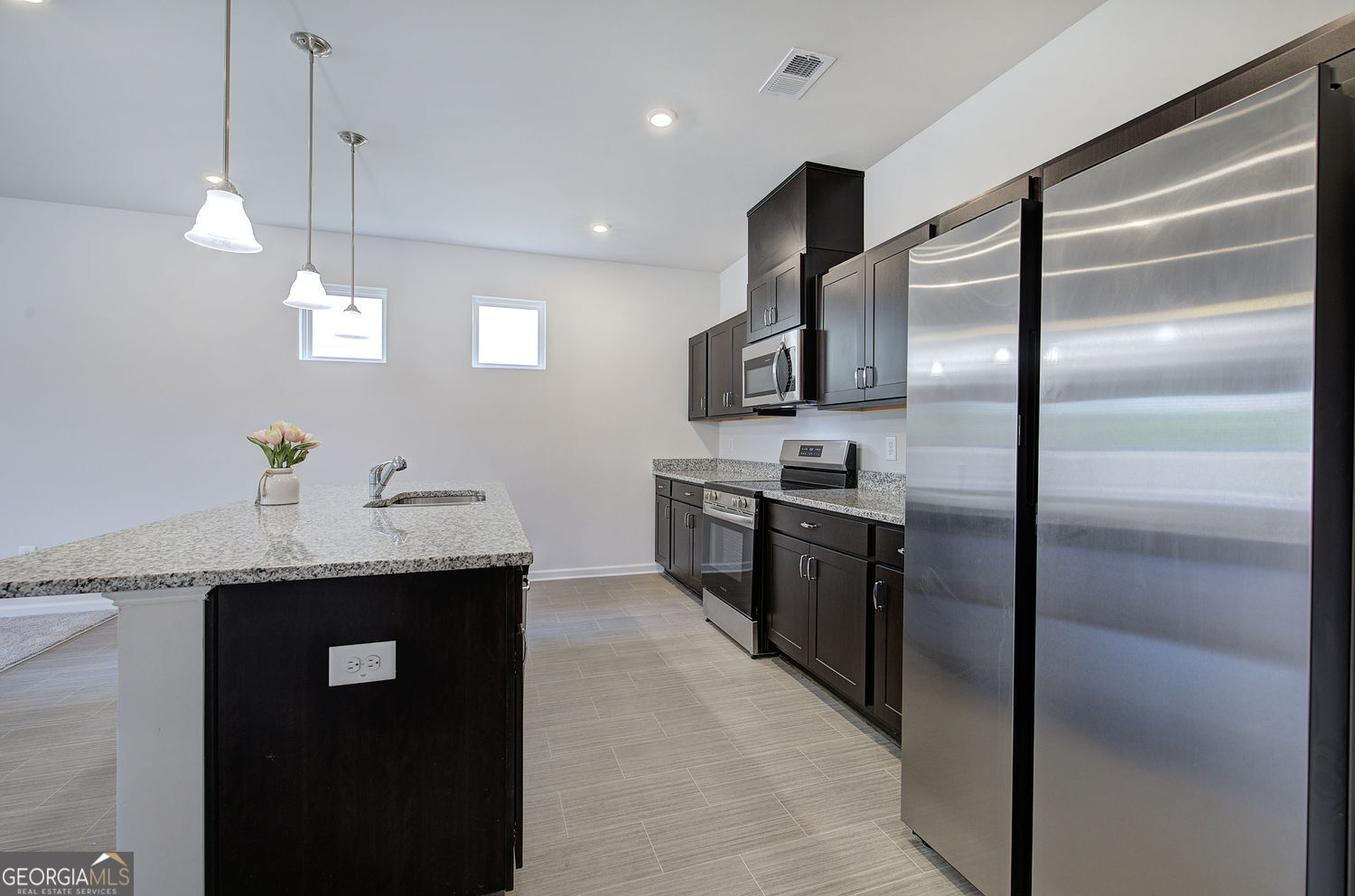 416 Perth Drive Property Photo 6