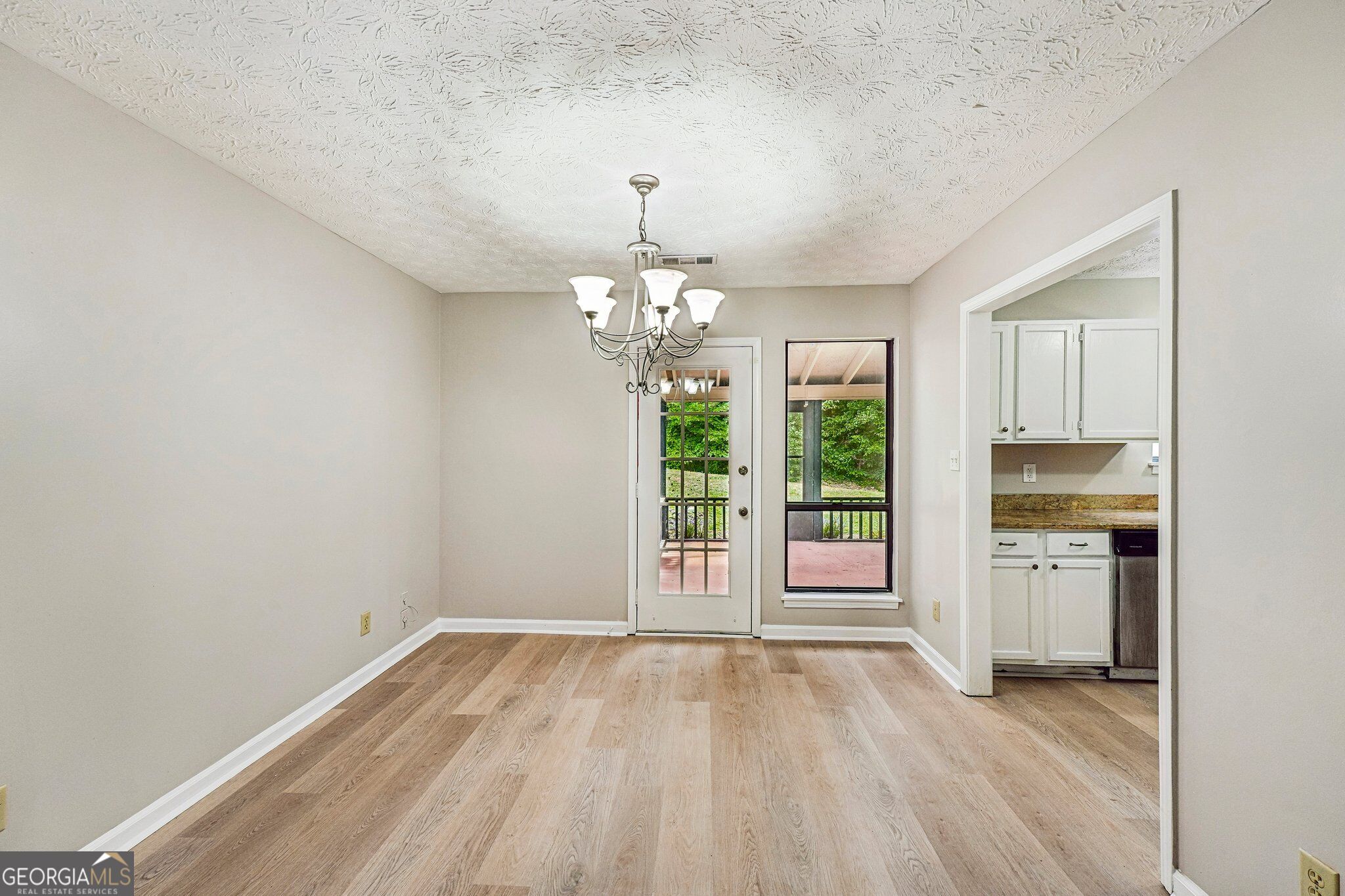 3190 Cape Circle Property Photo 6