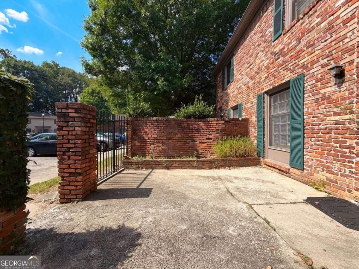 3079 Colonial Way # B Property Photo 4