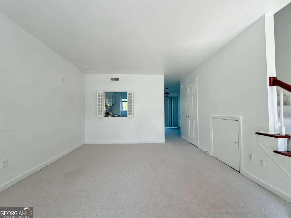 3079 Colonial Way # B Property Photo 6
